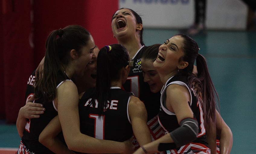 Rota Koleji Kolay Pes Etmiyor