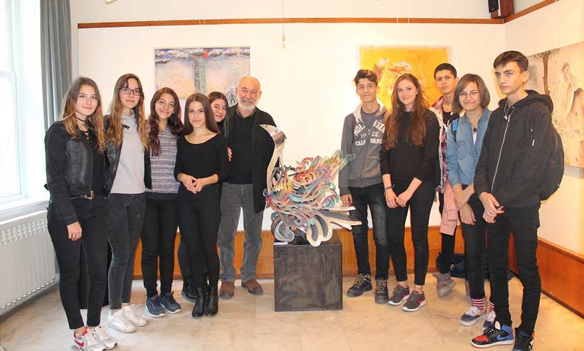 Hanefi Yeter, “Yetinme” isimli sergisi ile  Selçuk Yaşar Sanat Galerisi’nde...