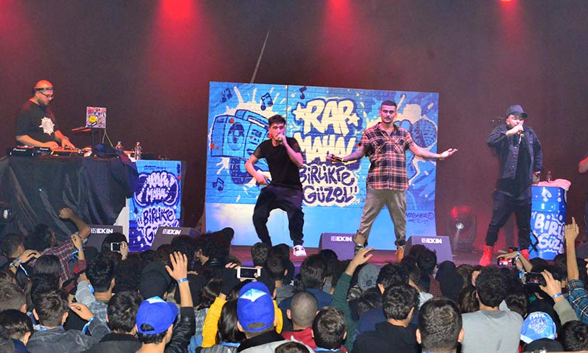 İzmir Arena’da  ‘’Rap Mahal Birlikte Güzel’’ konseri