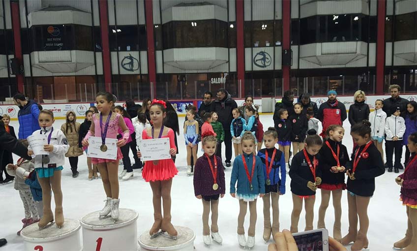 Buz pistine İzmir damgası