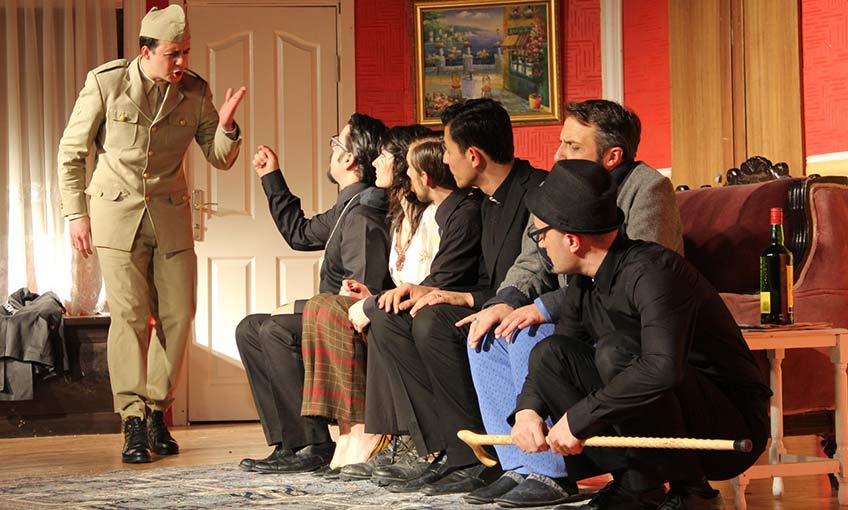 Sahne Tozu bu kez güldürdü