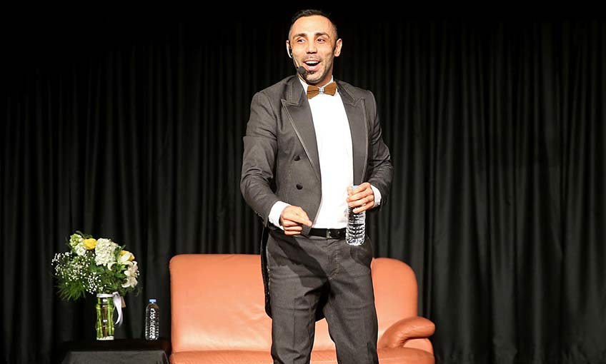 Mıknatıs”la Buca’yı kahkahaya boğdu