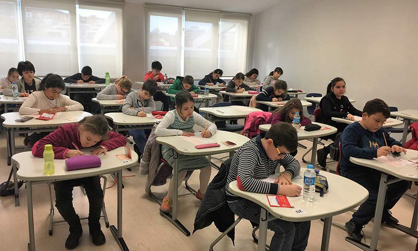 Okula kabul sınavına büyük ilgi