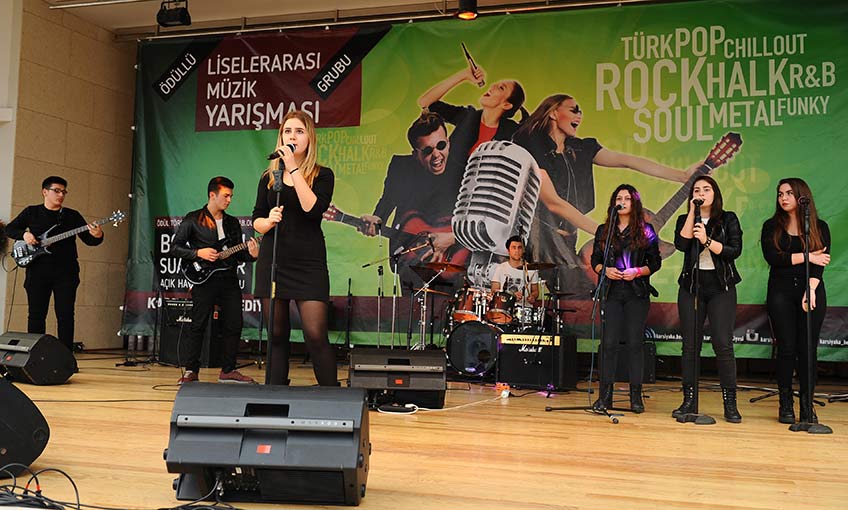 Liseli müzisyenler Karşıyaka’da yarışıyor
