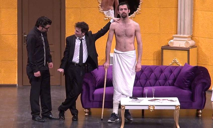 Sahne Tozu, farklı oyunlar ile seyircileri buluşturmaya devam ediyor