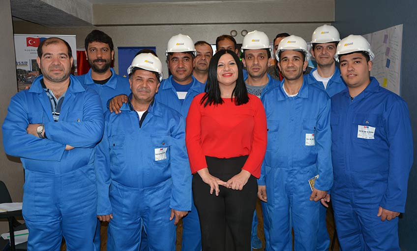 Hem operatörlük, hem de iletişim tekniklerini öğreniyorlar