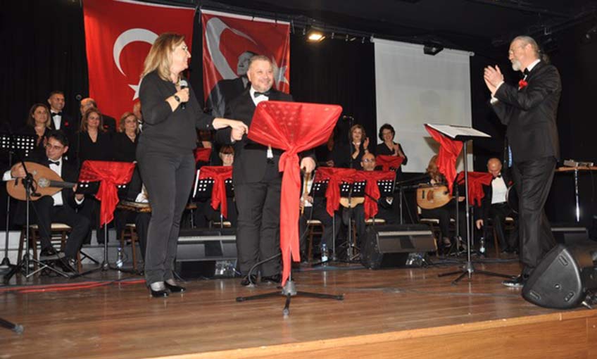 İZTİK TSM Korosu ilk konserinde mest etti