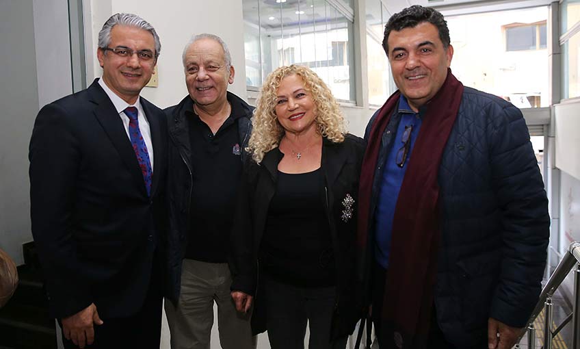 Yazının rengi tuvale yansıdı