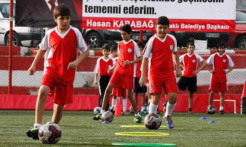 Geleceğin futbolcuları yetişiyor