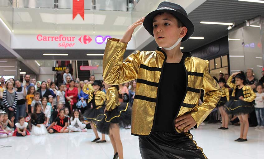 23 Nisan İzmir Park’ta Kutlanır!