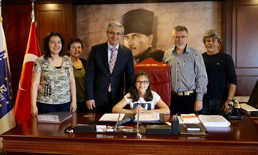 Akpınar makamını ‘Dünya Çocuklarıyla’ paylaştı