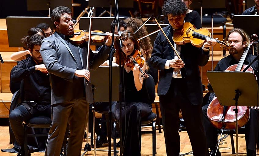 11.5 milyon euroluk kemanla çaldı