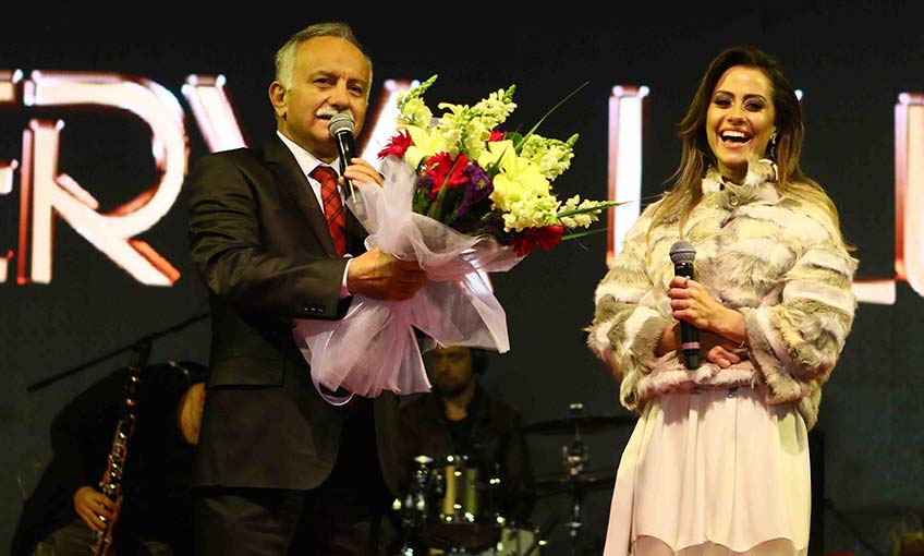 Bayraklı’da 23 Nisan coşkusu