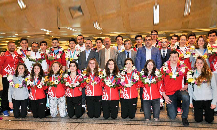 İTK’lı gençlerden yüzmede dünya dereceleri