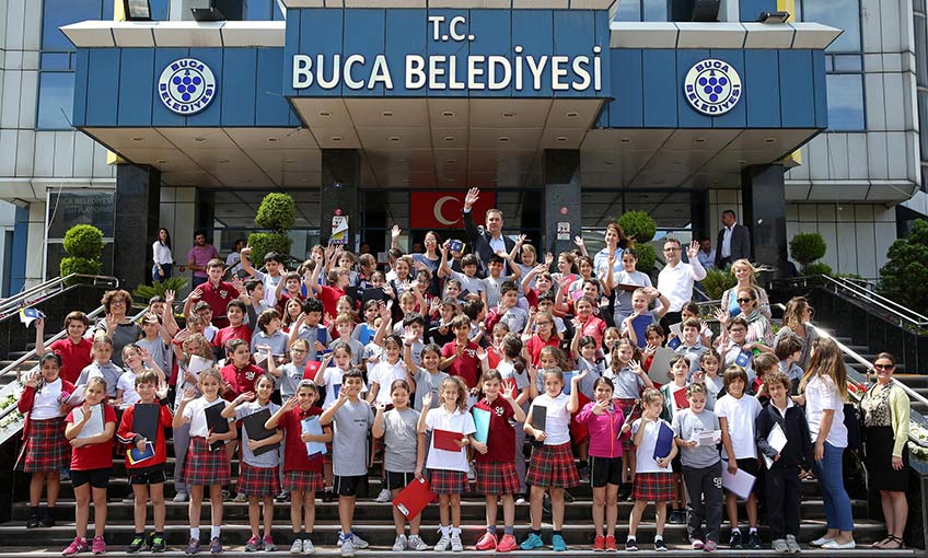 Öğrencilere belediyeciliği anlattı