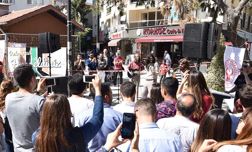 Geçmişin şarkıları Küçükpark’ta dile geldi