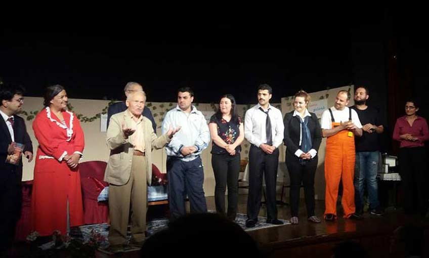 Bademler Köy Tiyatrosu İzgü ile sahnede