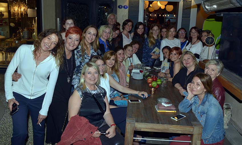 Üç Elma, konukların başına düştü