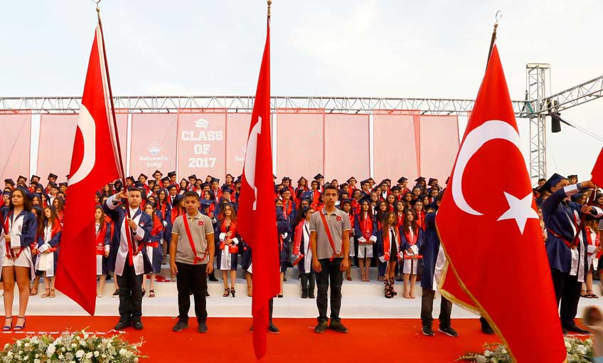 Bahçeşehir Koleji’nde mezuniyet coşkusu
