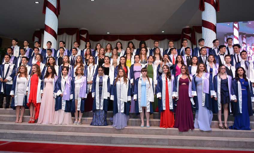 MEV Koleji Mezunlarını Uğurladı