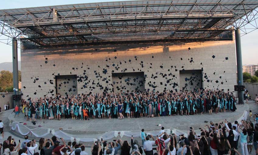 Sağlık Hizmetleri Meslek Yüksekokulu 27. Dönem mezunlarını mesleğe uğurladı