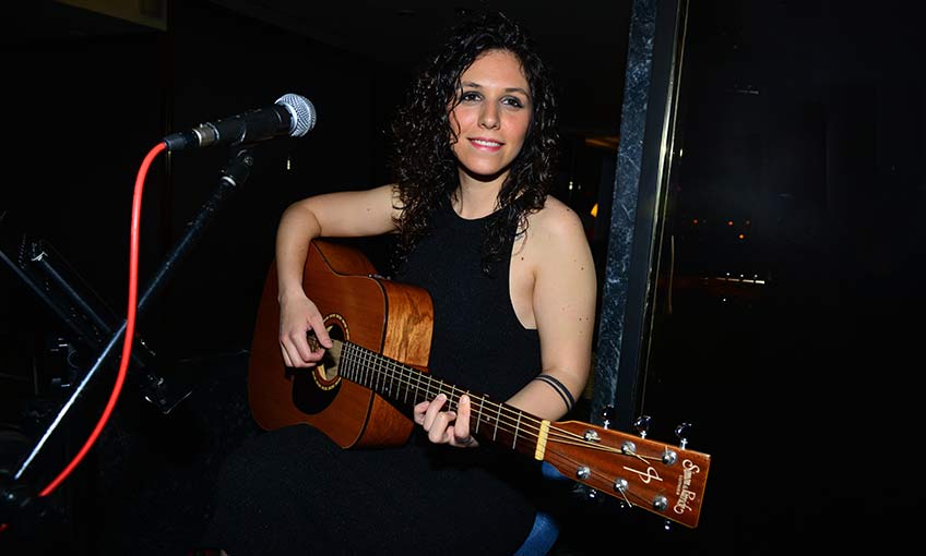 Beydeş büyülüyor