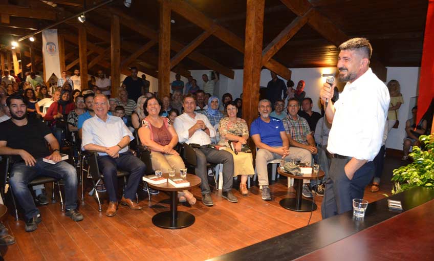 İbrahim Becer okurlarıyla buluştu