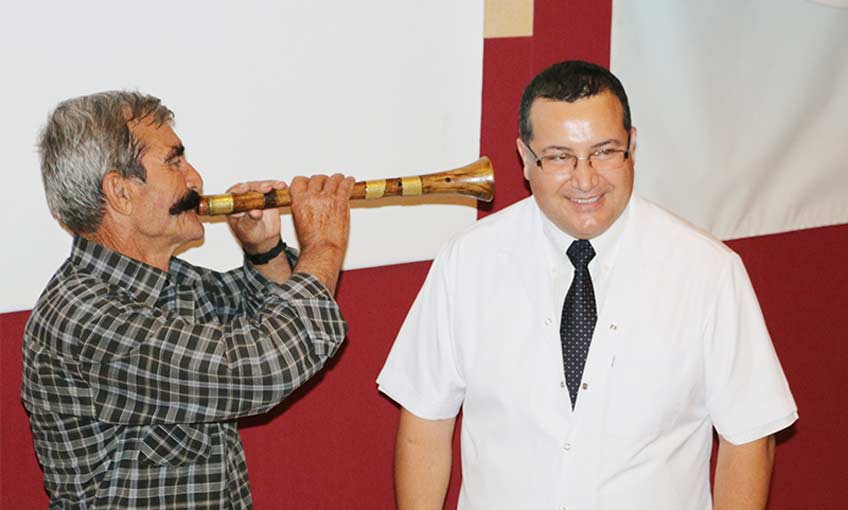 Kanseri Yendi, Zurnaya Üfledi