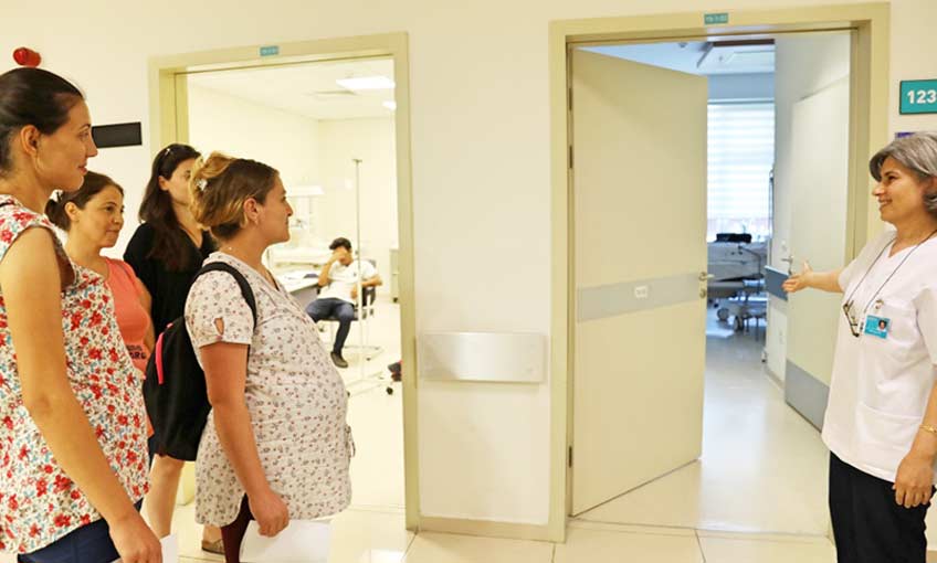 Çiğli Hastanesi’nden 1135 Gebe Mezun Oldu…