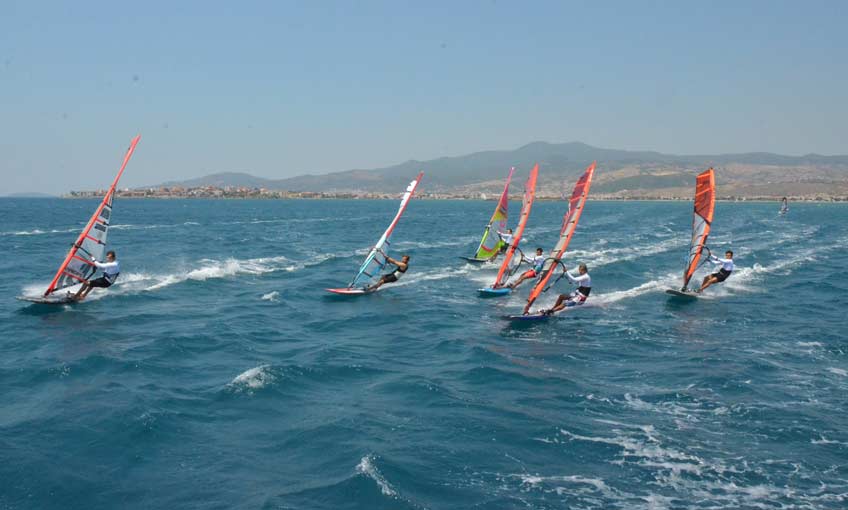 Rüzgar Sörfü Türkiye Ligi’nin 2. Ayağı Dikili’de Yapıldı
