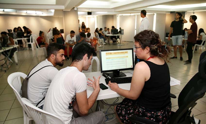 Üniversite Yolunda Gençlere Büyük Destek