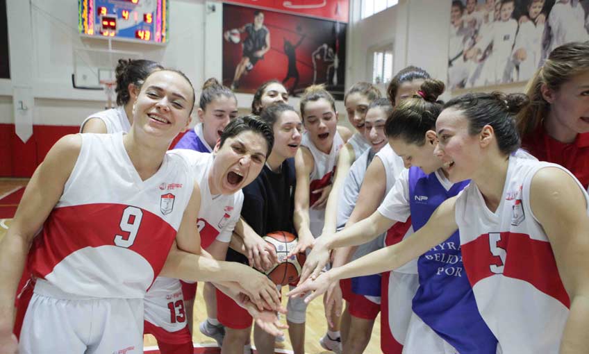 Bayraklı’nın Perileri 1’inci Ligde