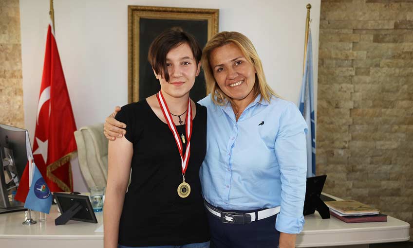 Hayalindeki Okulu Kazandı, Teşekküre Geldi