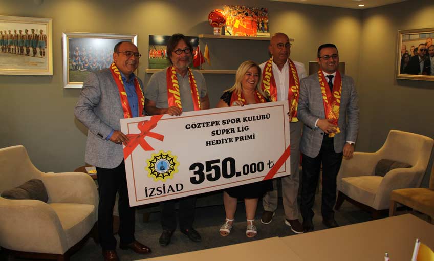 İZSİAD, 350 bin TL’yi  Göztepe’ye takdim etti
