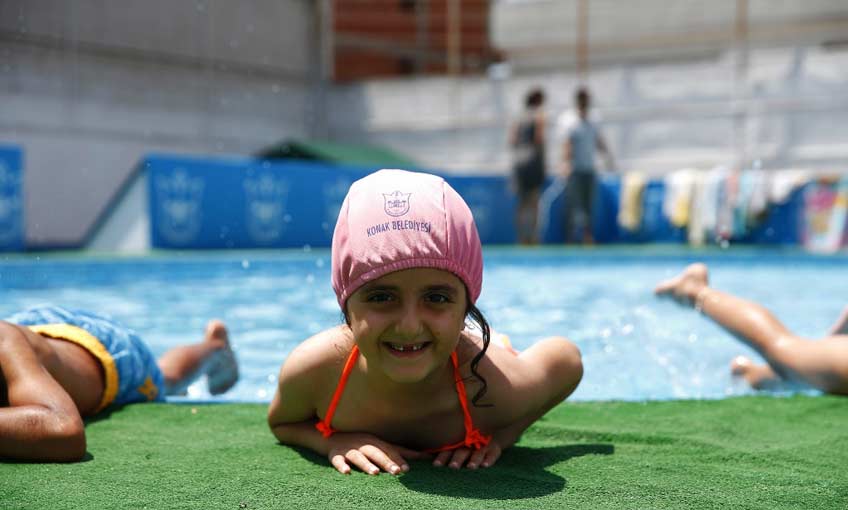 Yeşil Sahalarda Havuz Keyfi