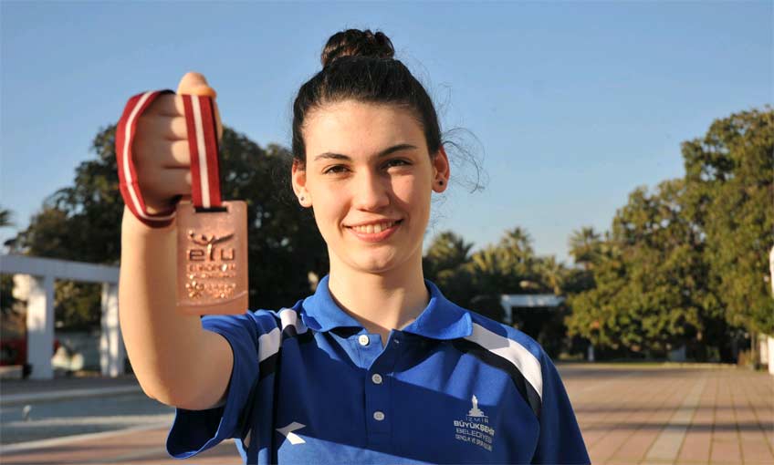 Şampiyon Fabrikası