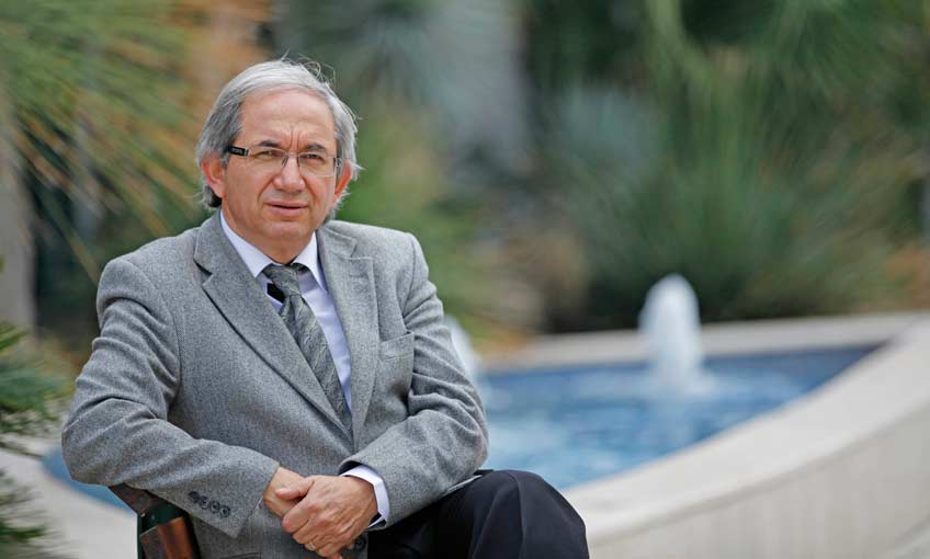 Yaşarlı Akademisyen Ege’yi Temsil Ediyor