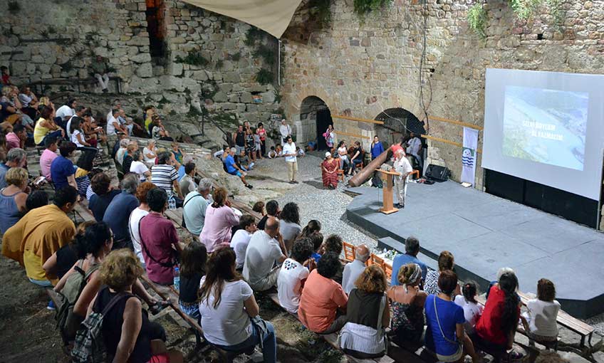 ‘ATIF YILMAZ FİLMLERİ’ Foça’da Gösteriliyor