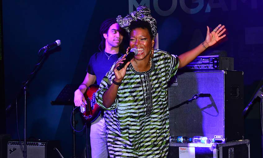 China Moses’dan Muhteşem Performans