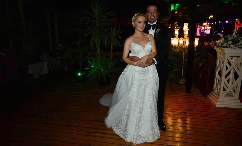 Bankacı ile Dış Ticaret Yöneticisi Evlendi