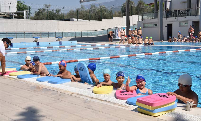 Bornova’da Havalar Sıcak Sular Serin