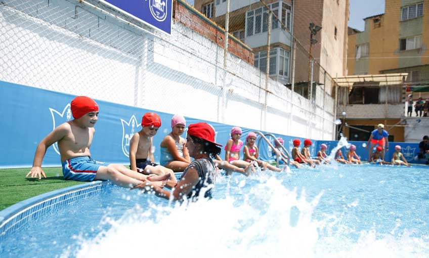 Konaklı Minikler Yüzmeyi Öğrendi