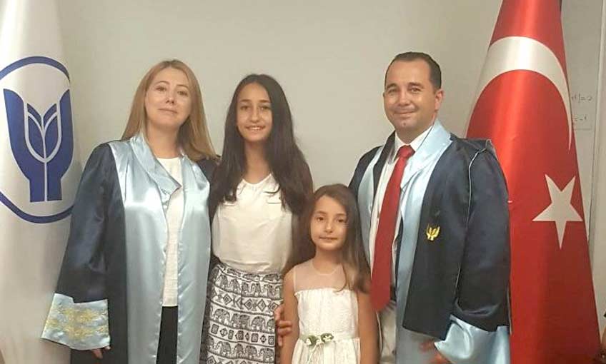 Ailecek Doktora Yaptılar   