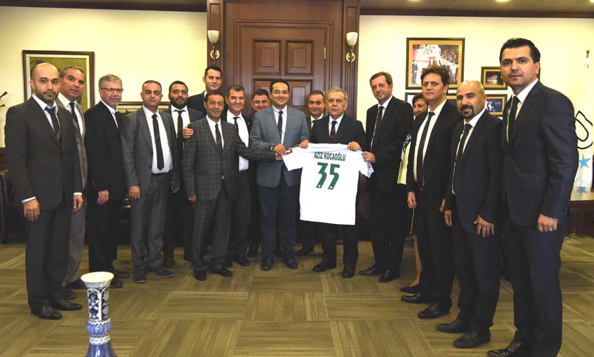Bornova Yeşilova Spor Kulübü’nden Olgun Atila ve Aziz Kocaoğlu'na ziyaret