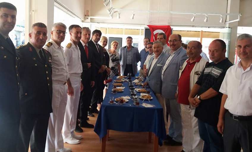 Foça'da Protokol Üyeleri Bayramlaştı