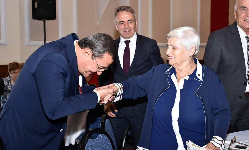 Batur ve Çiftçi Huzurevi ve Şehit Ailelerini Ziyaret Etti