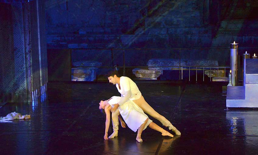 Efes’te Romeo ve Jülyet Keyfi