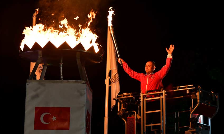 Bu Meşale Hiç Sönmesin  