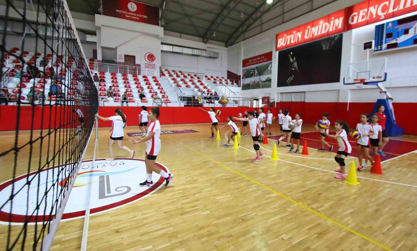 Bayraklı’da Yaz Spor Okullarına Yoğun İlgi