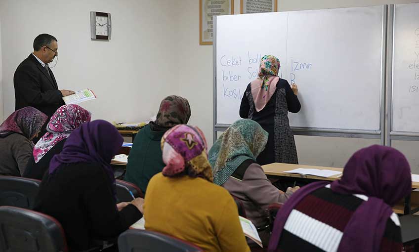 Okuma Yazma Kurslarıyla Özgürleşiyorlar